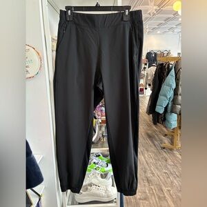 Athleta textured Brooklyn jogger size 10